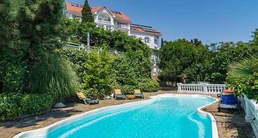 Отель Бон Мезон Алушта - официальный сайт