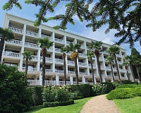 Санаторий Айвазовское в Алуште, вид снаружи Санаторий Айвазовское (Алушта)