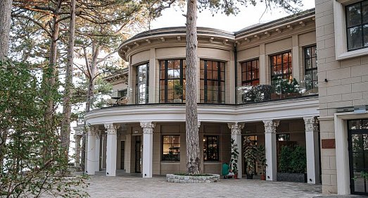 Отель PALLASA Ялта - официальный сайт