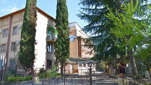 Отель Закавказье Гагра - официальный сайт