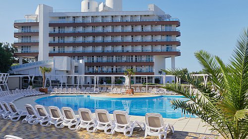 Отель Alean Family Biarritz Геленджик - официальный сайт