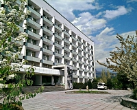 Санаторий Алуштинский в Алуште, вид снаружи Санаторий Алуштинский (Алушта)