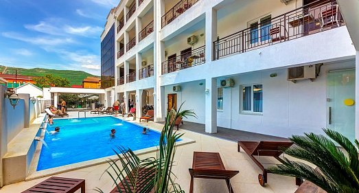 Отель Азария Геленджик - официальный сайт